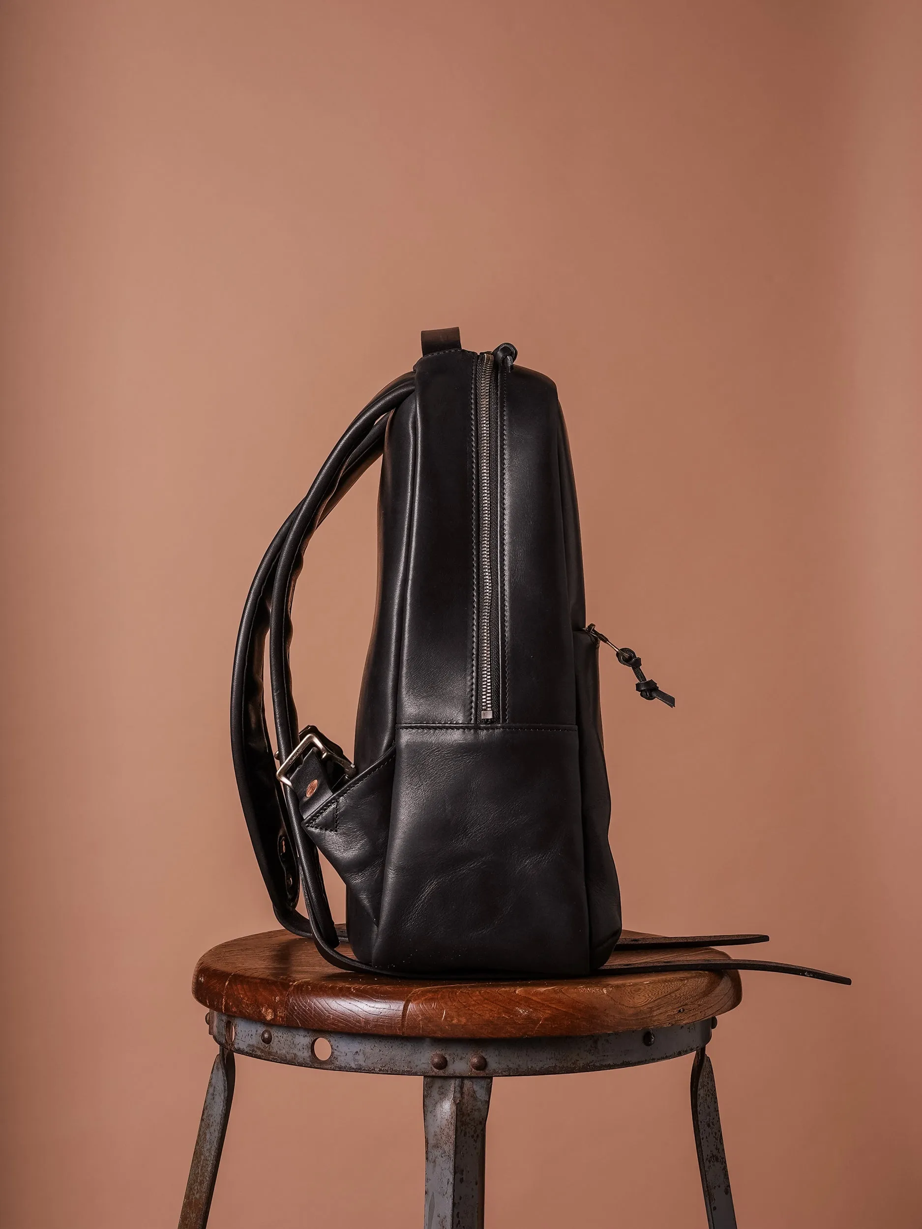 Daypack - Horween Black Essex